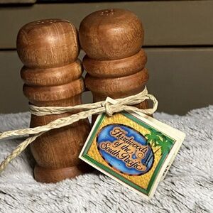 Vintage wooden Hawaiian salt and pepper shakers. Hardwoods of the South Pacific.